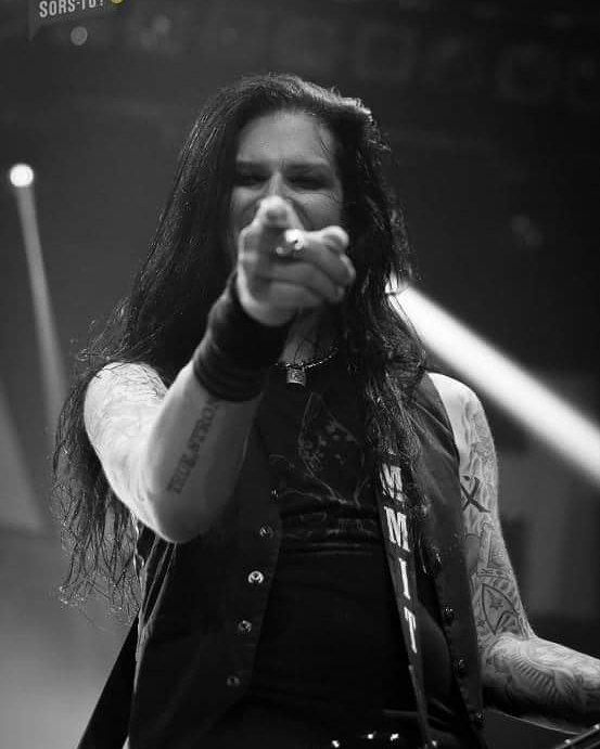 Todd Kerns live in Montreal. - Agent Royale Online